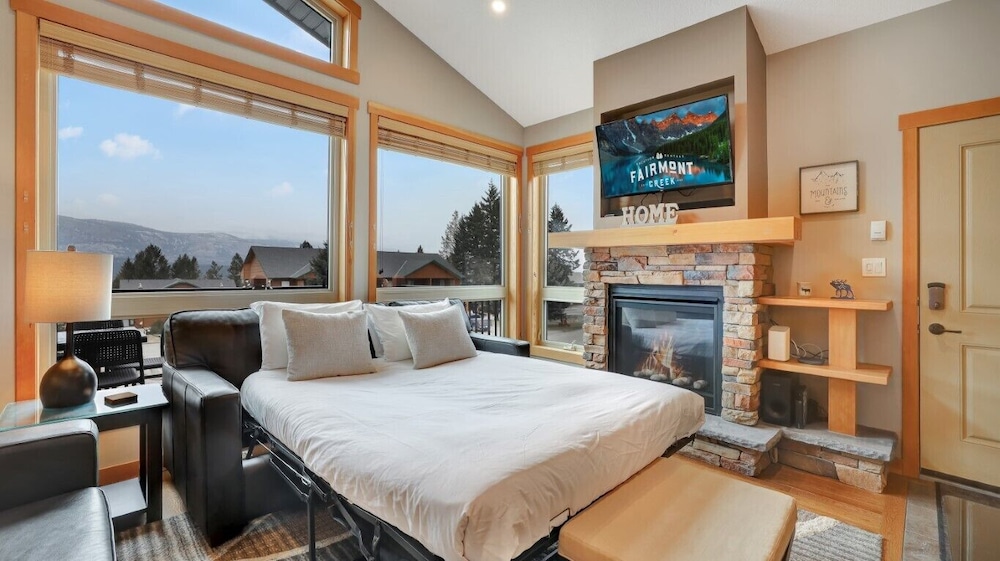 Fairmont Creek Property Rentals The Residences - Image 4