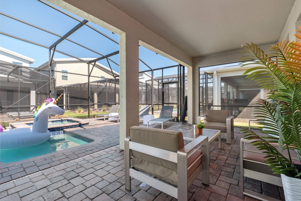 Gorgeous 9bedroom Home Private Pool Game Theater
