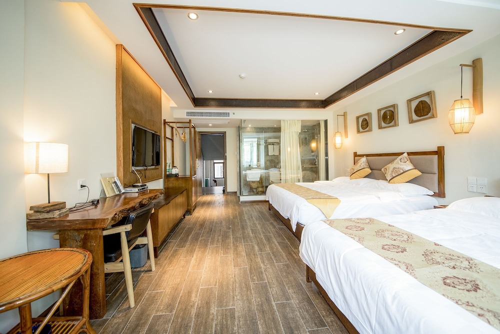 Dongfang Tianshe Resort
