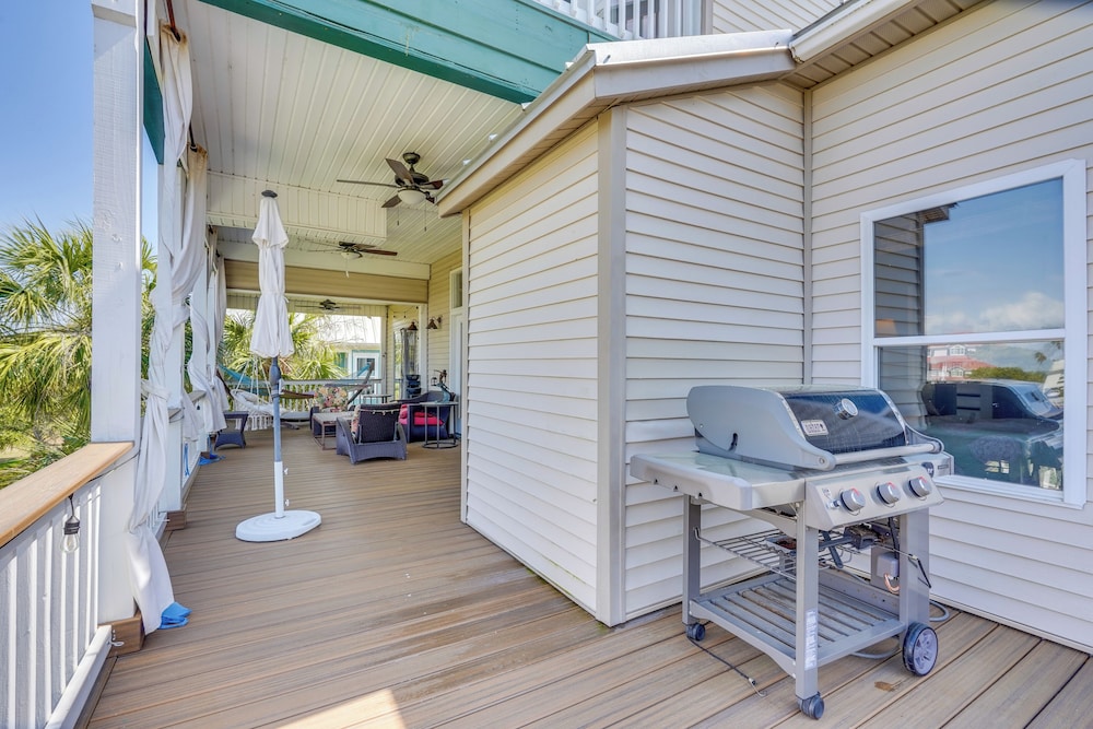 Marina & Golf Course Views: Edisto Island Home
