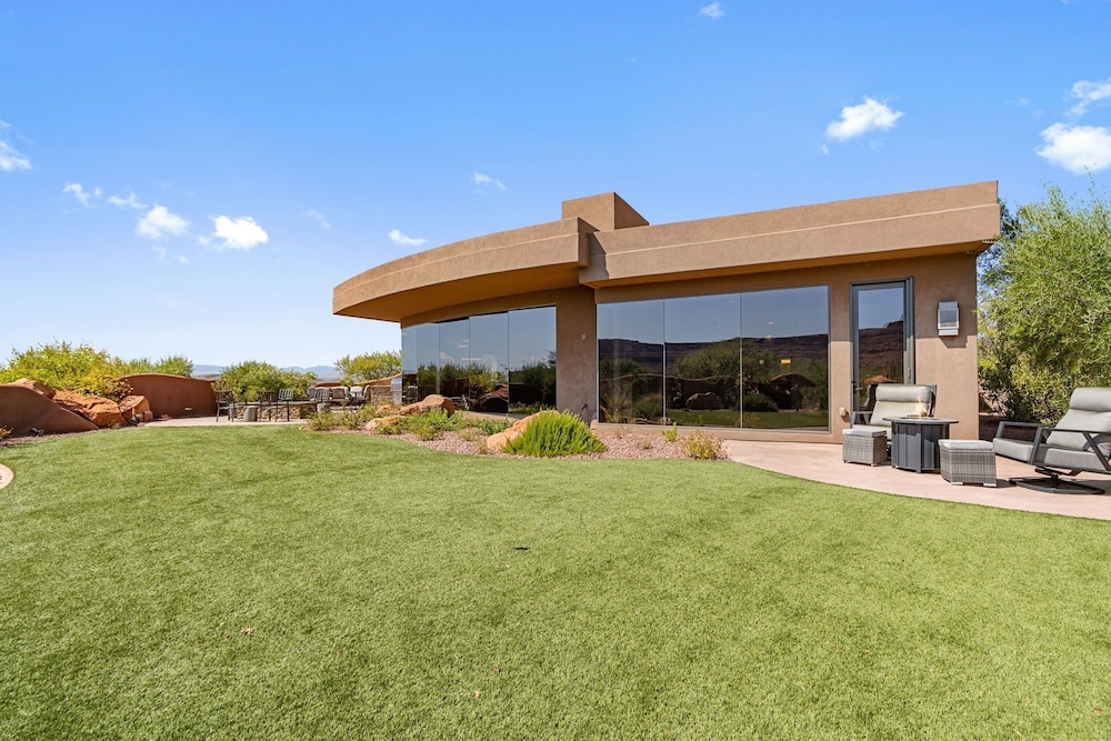 Escape To Entrada 4 Bedroom Home