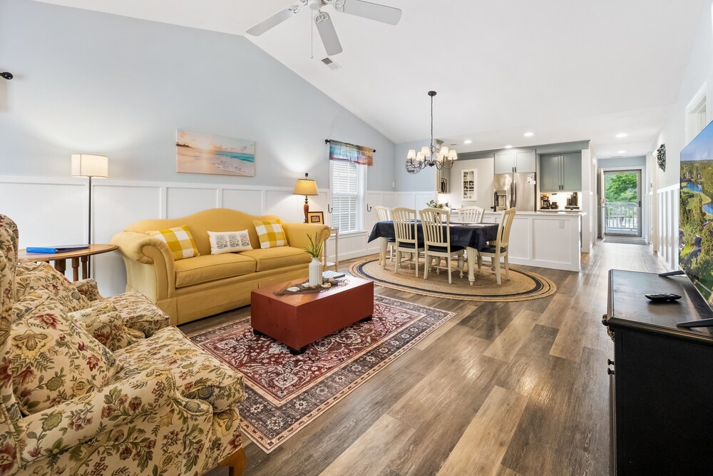 65d Isle Awhile 3 Bedroom Condo