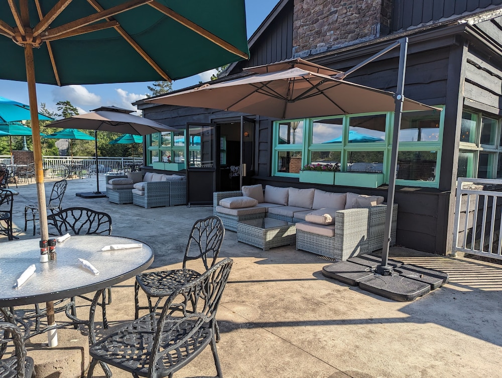 The Lodge Luxury Resort At Lake Harmony - Property Image 16