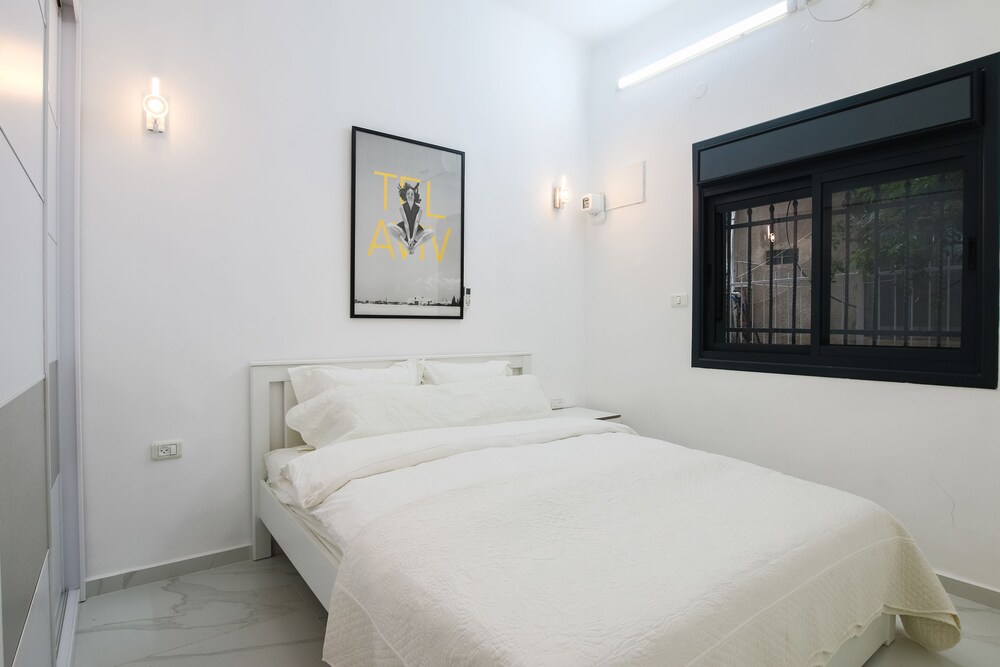 1 BR with Patio in City Center by FeelHome view 2