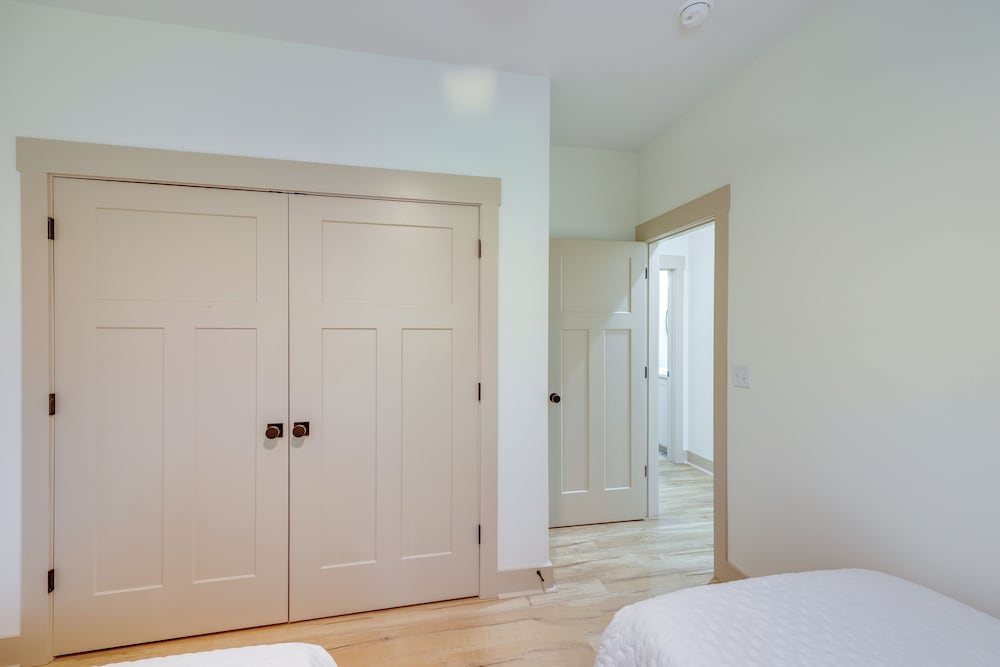 Walk to Sports Complex: Home in Millbrook!