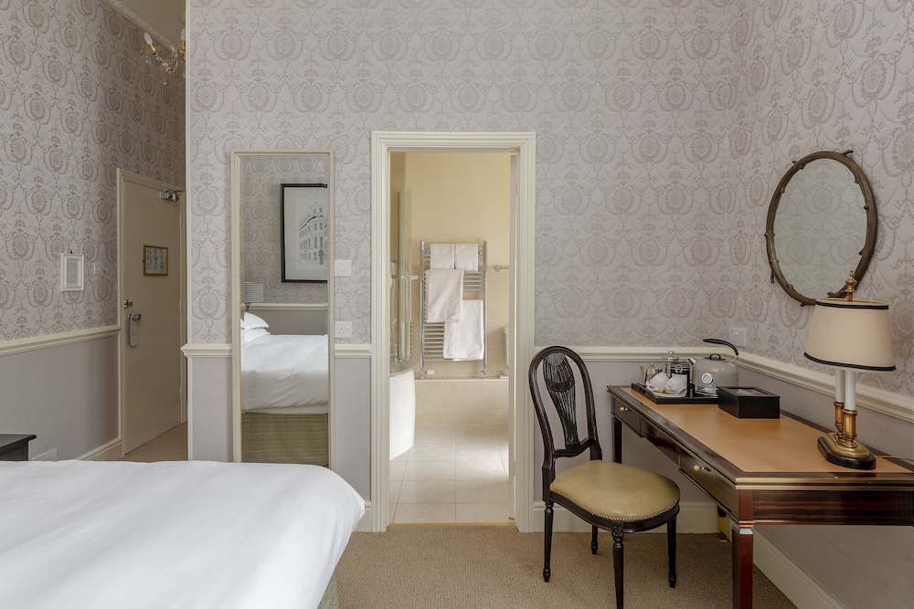 Royal Hotel 13