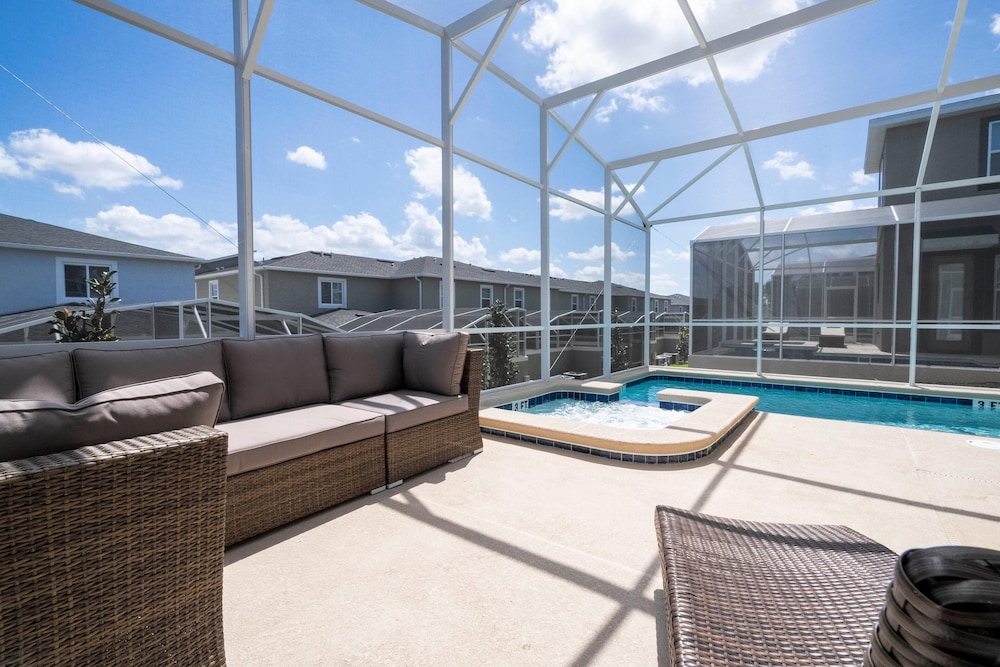 1153 KS -luxury Oasis 5BR 5BA Home Private Pool