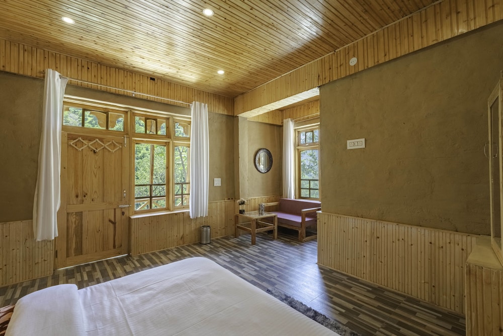 Tirthan Village Resort