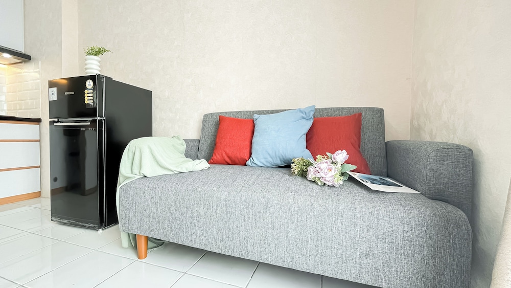 Minimalist 2Br Apartment At Podomoro Golf View