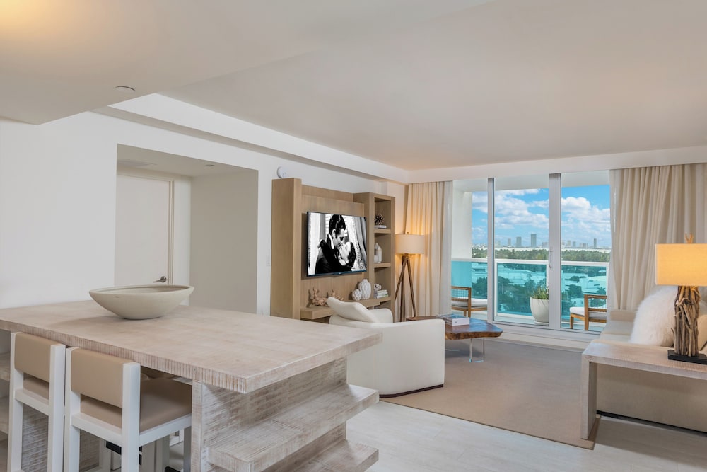 Luxury Vacation Rentals at 1 Hotel & Homes by LRMB