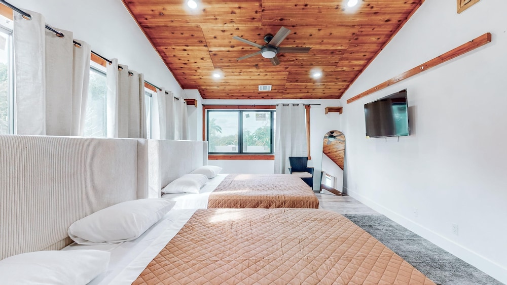 Casa Nirvana 4BR Home With Private Pool