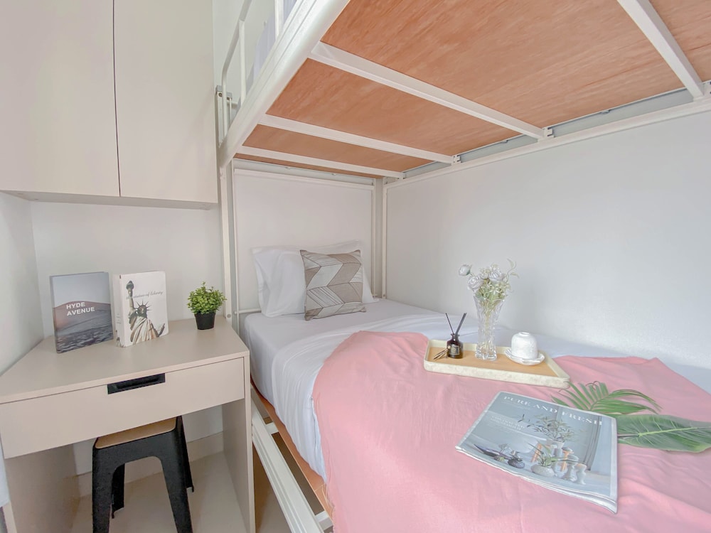 Homey And Tranquil 2Br Apartment Transpark Cibubur