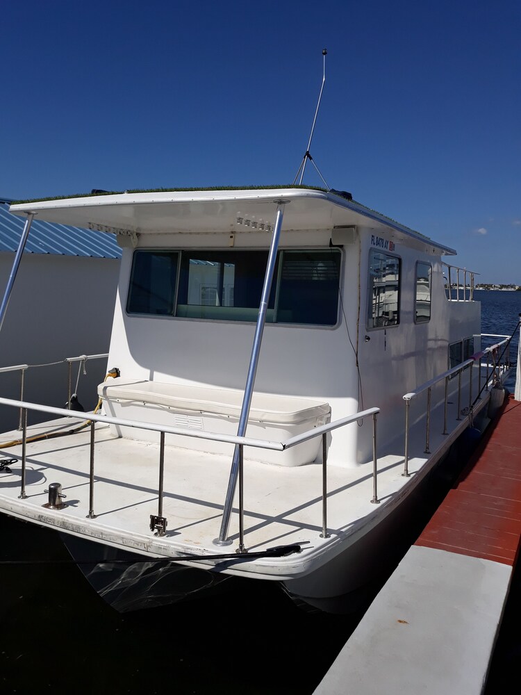 Mangrove Marina and Resort Aqualodge Houseboats