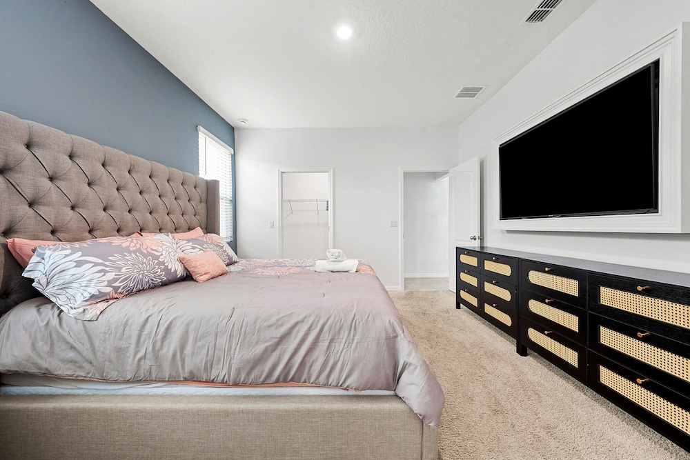Themed 6BR Home Game Room Pool Sleeps 16