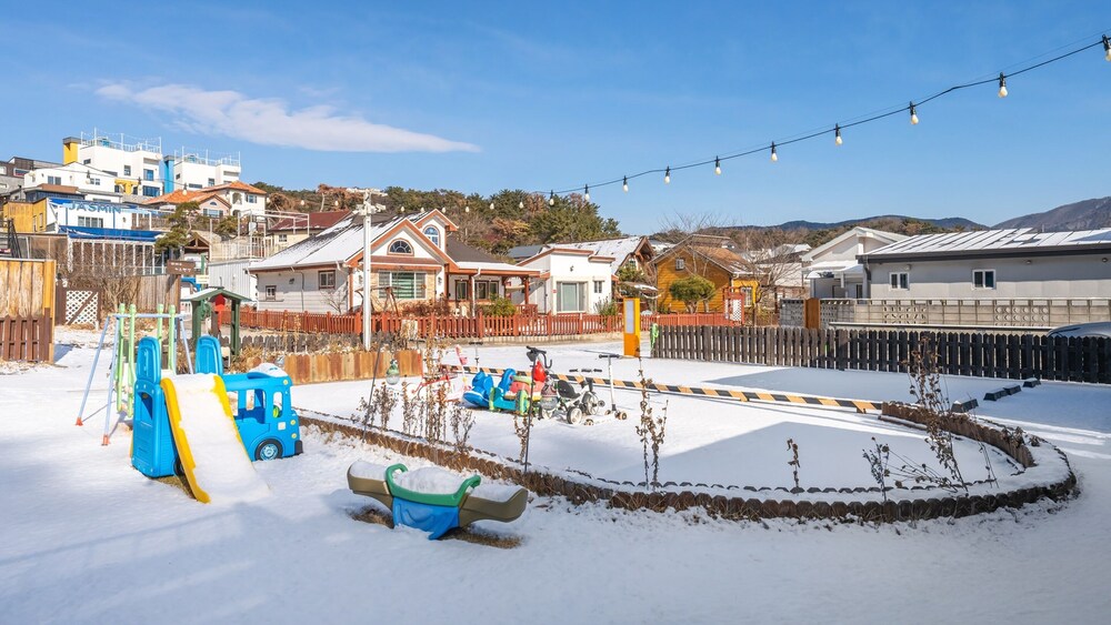 Gyeongju Jamjam Kids Pool Villa Pension