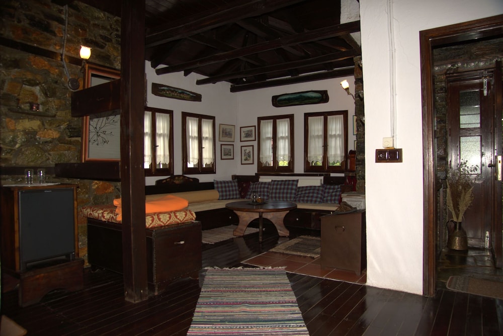 Apalni Cottage