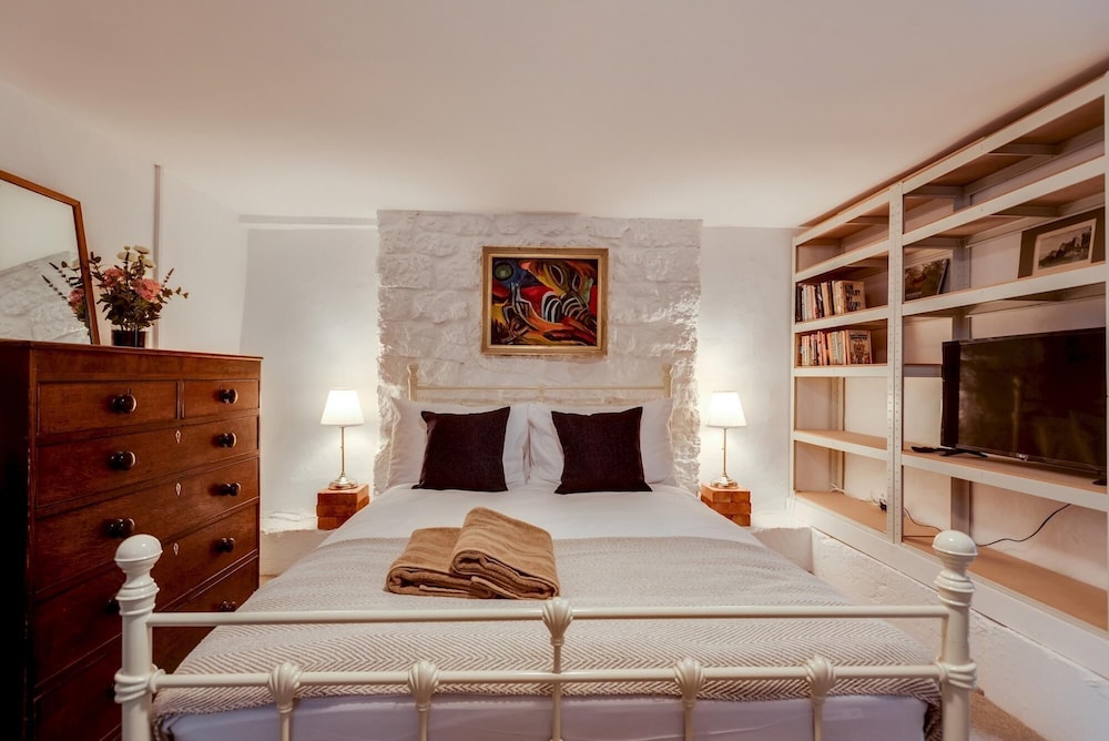 Oxford Vacations - The Summertown Studio 1 Bedroom Kitchenette - Property Image 20