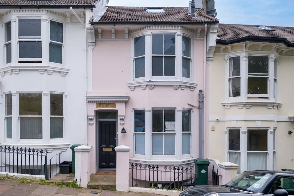 Host Stay Wakefield Apartment