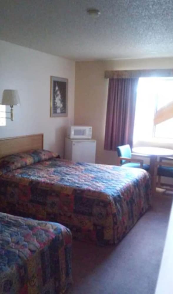 Canon City Vacations - Budget Host Royal Gorge Inn - Property Image 8