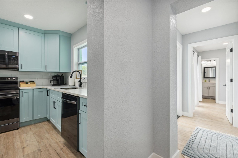 131 W Pasco Ln