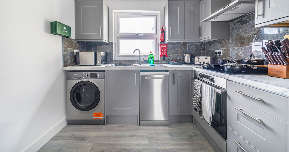 Modern Town Center Apartments Aldershot