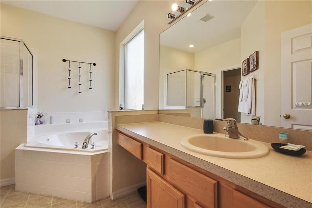 Luxuriate In Our Spacious 7br, 4.5ba 7 Bedroom Villa by RedAwning