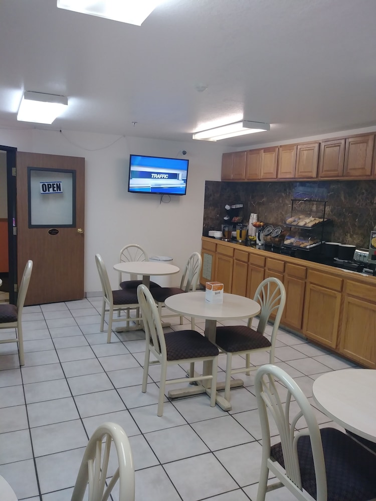 Canon City Vacations - Econo Lodge - Property Image 47