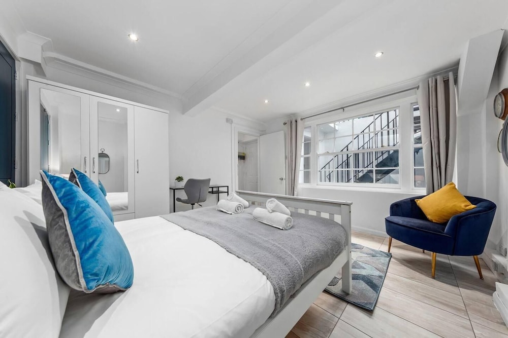 Serviced Flat Near Hyde Park Marble Arch W2 London