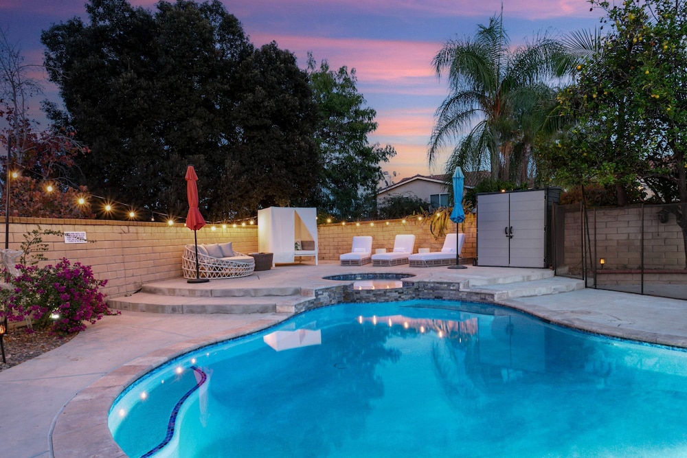 Luxury Pool Home w Theater Games Mountain View