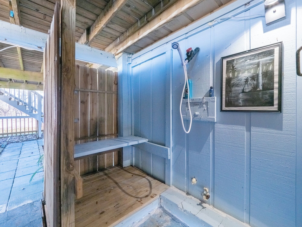 In Good Sands by Topsail Realty