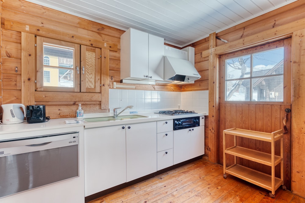 Tanoshii Chalet by H2 Life - Image 5