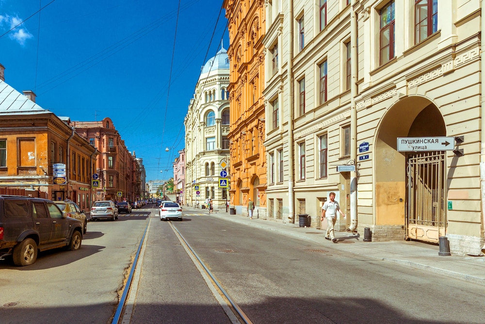 Apartments on Kuznechnyy 19
