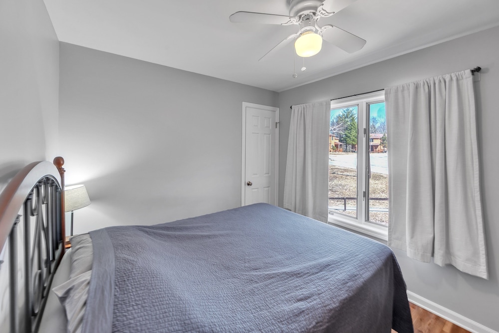 Upper Sleighride 25l - Wrap-around Deck End Unit 3 Bedroom Townhouse by The Summit at Gore Mountain