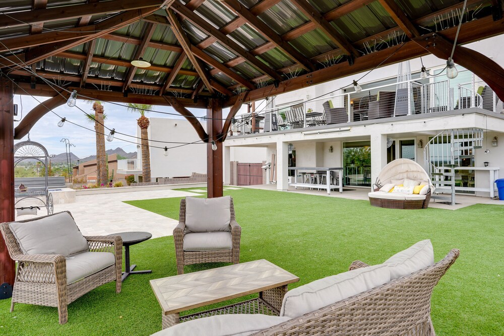Spacious Arizona Escape - Pool, Hot Tub & Fire Pit