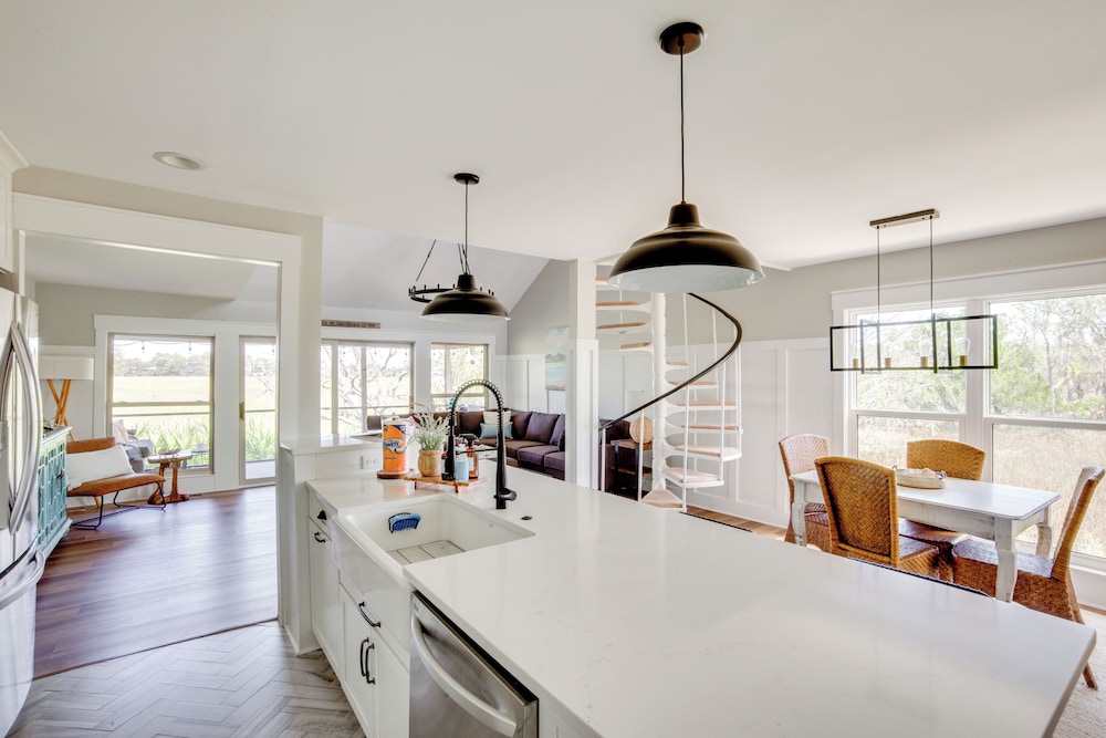 Waterfront Fripp Island Escape w/ Stunning Sunsets