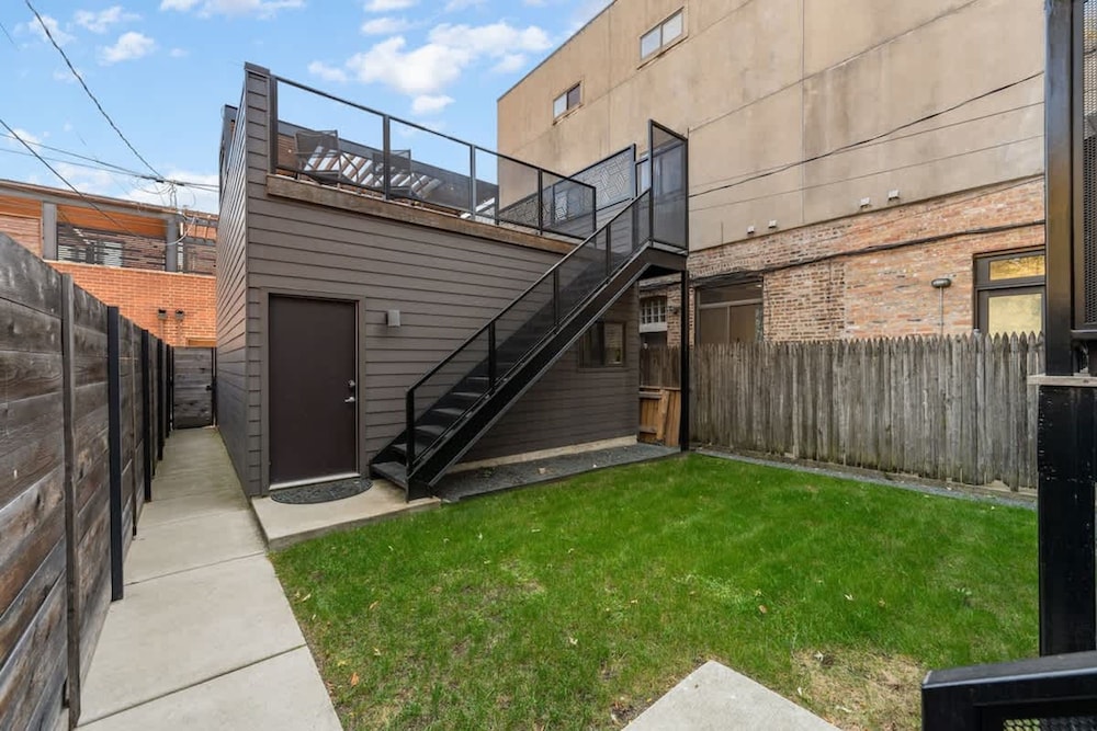 Stunning 5BR Home With 2 Rooftops Sauna Hot Tub