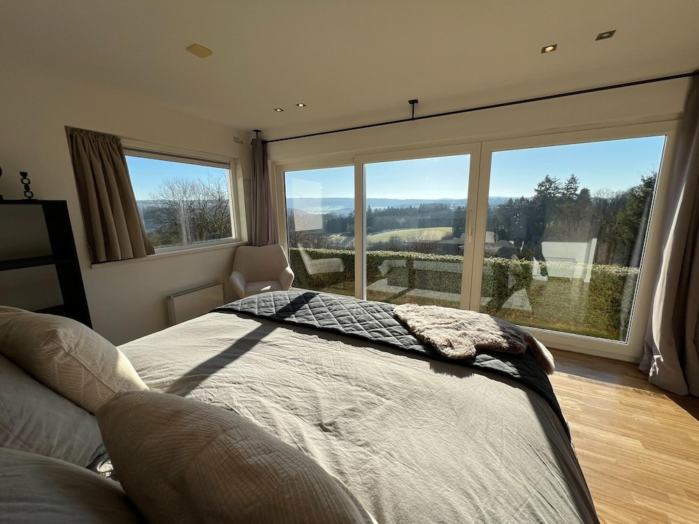 Spacious Villa With Sauna