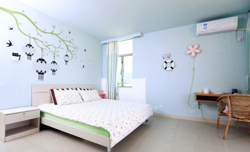 Romantic Seaside Hotel