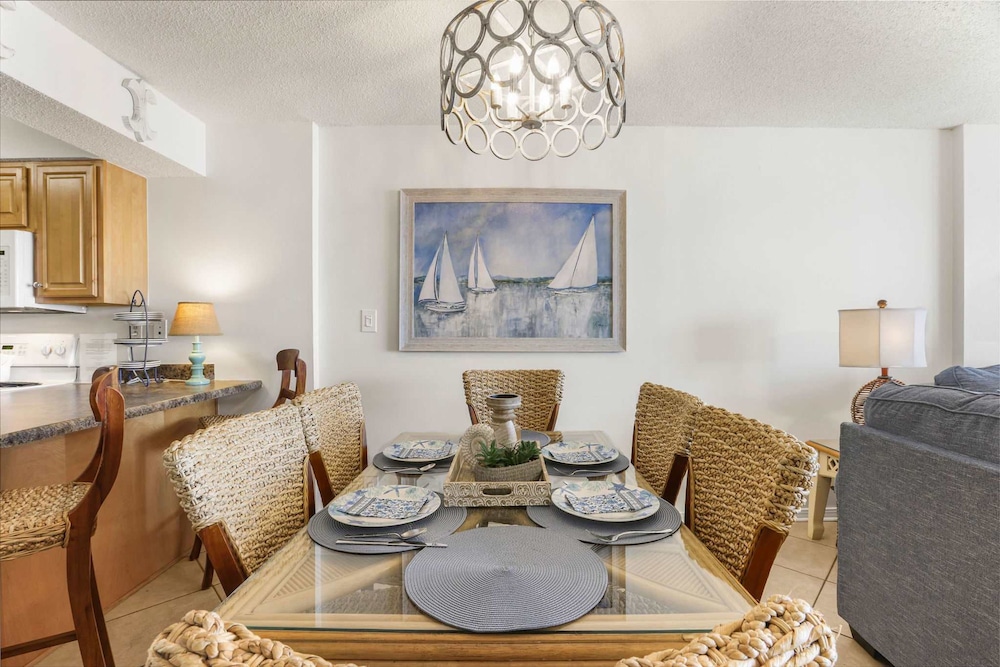 Seaside Beach 5417- Two Bedrooms Waterfront Condo With Pool Sauna Amazing Ocean View Balcony