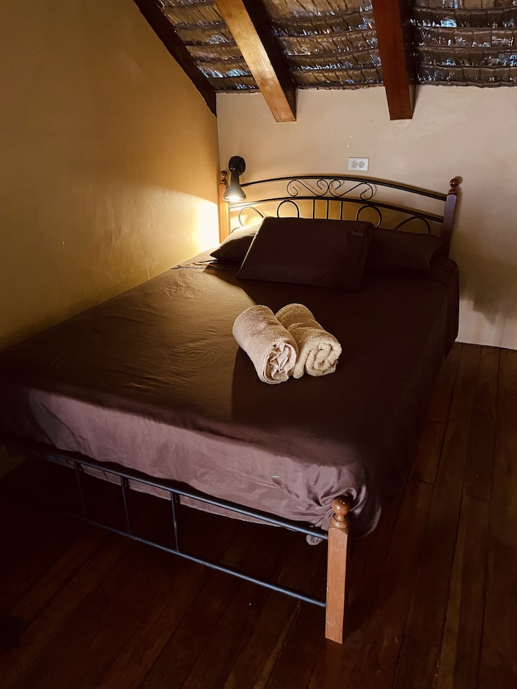 Urbano's Pacific Jungle Hostel view 2
