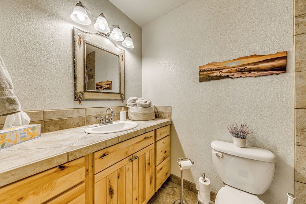 18 Mi to Ski Apache - Ruidoso Home Fit for Family!