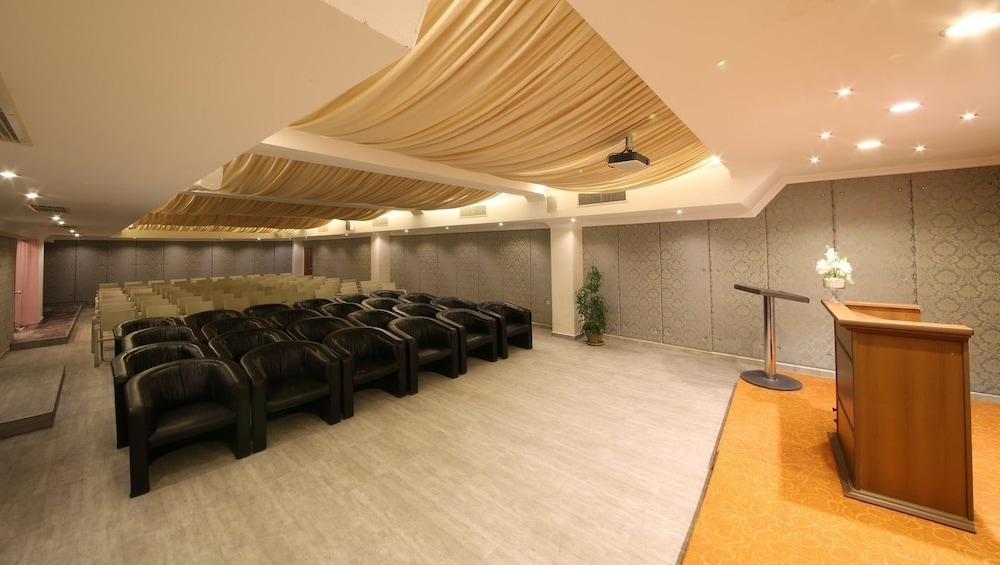 meeting & event spaces