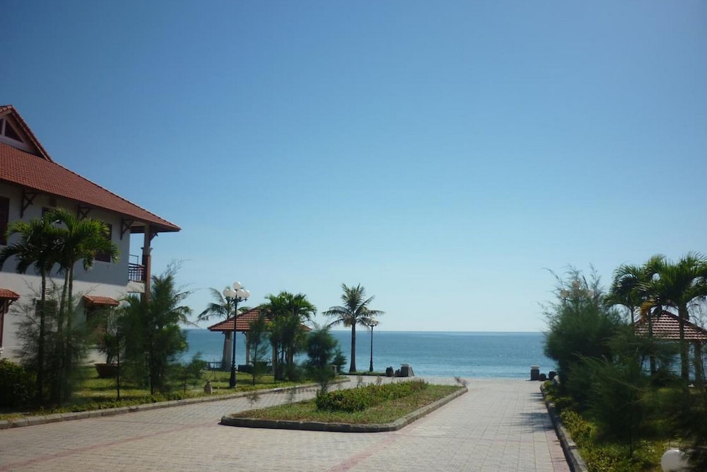 Lăng Cô Beach Resort