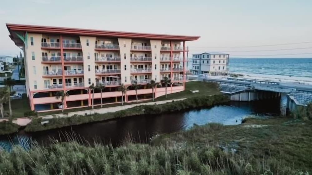 Paradise Shores 305