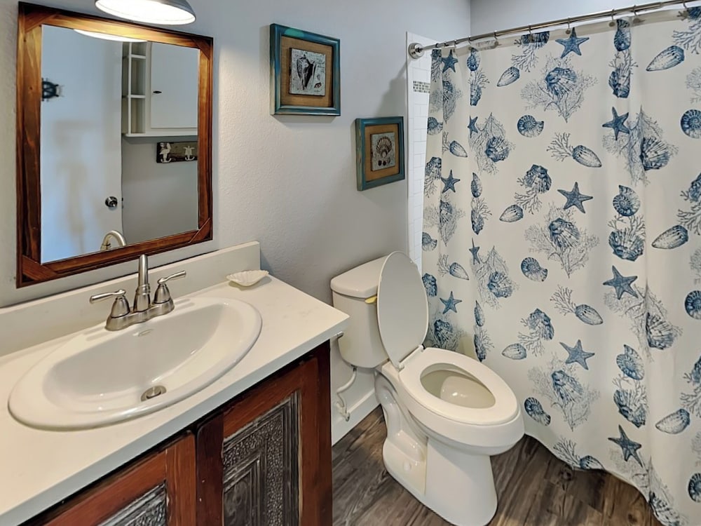 Aransas Bay Getaway by Miss Kitty’s