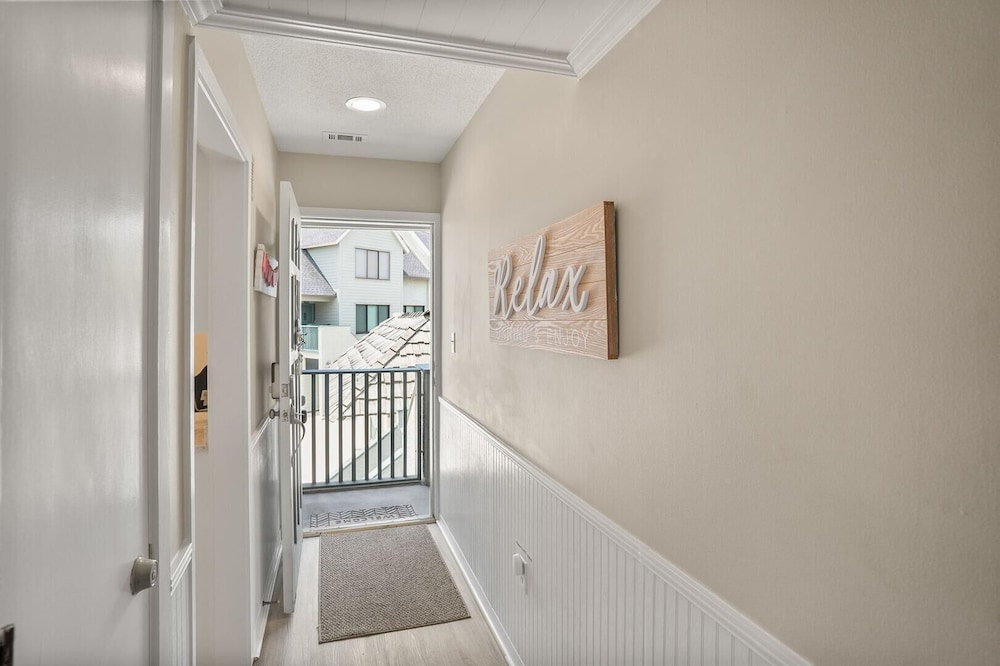 Condo with Resort Access - Great North Island Location