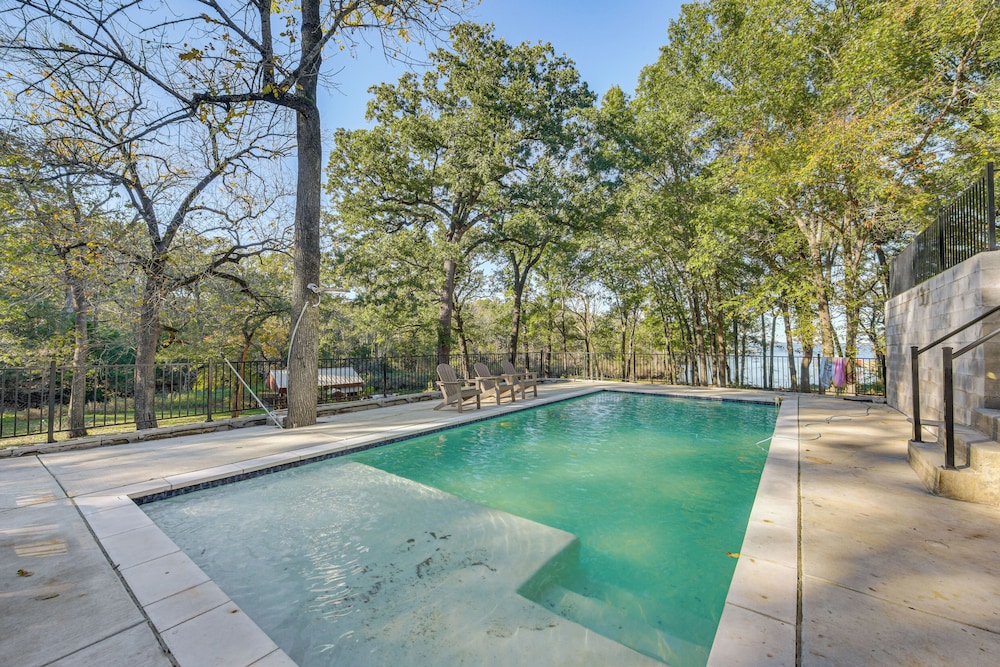 Game Room, Trails! 30-acre Lakefront Streetman Gem