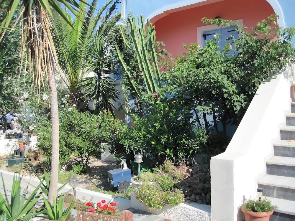 Villa Nikos Karamolegkos