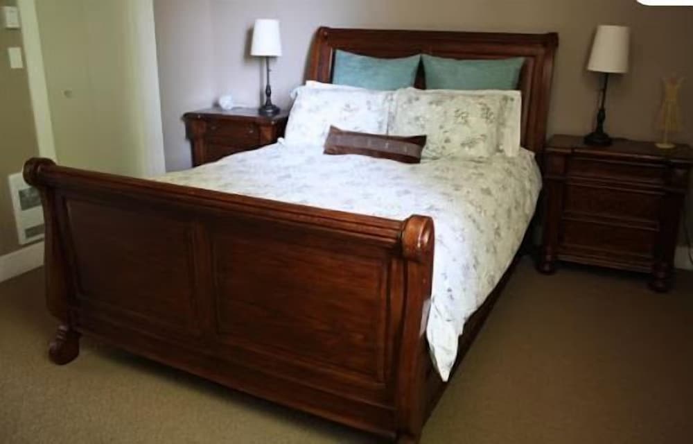 Maple Grove Guest House