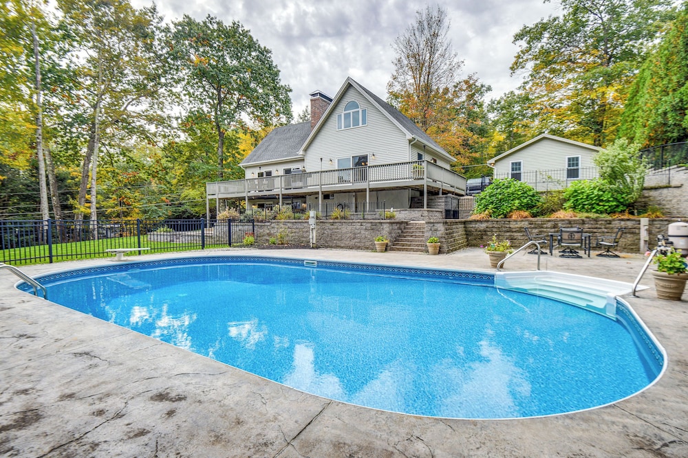 Milton Hidden Gem w/ Pool, Hot Tub & Fireplace!